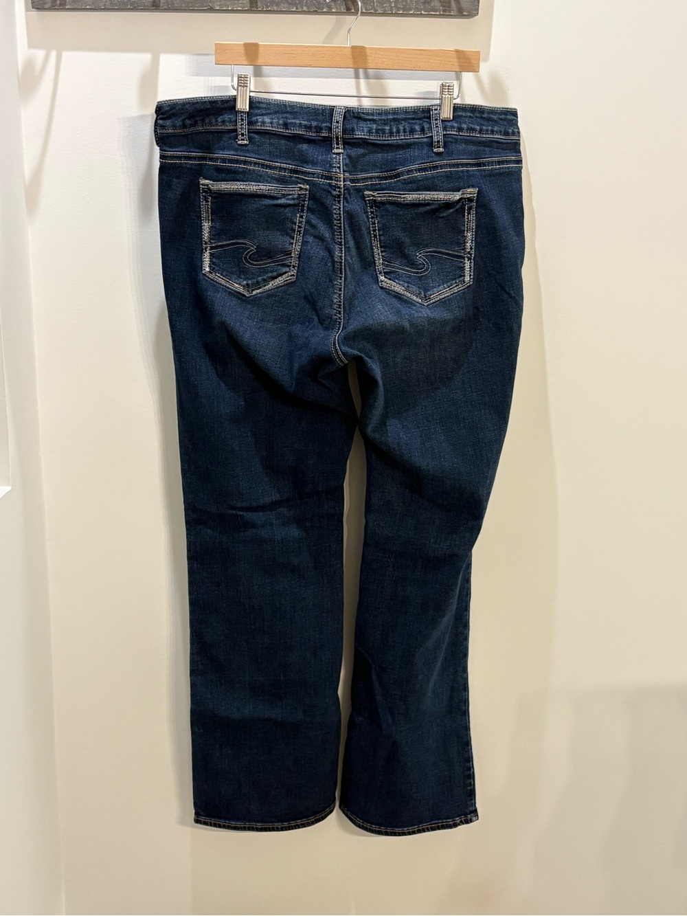 Silver Jeans Women's Boot Cut Jeans in Dark Blue - Picture 4 of 6